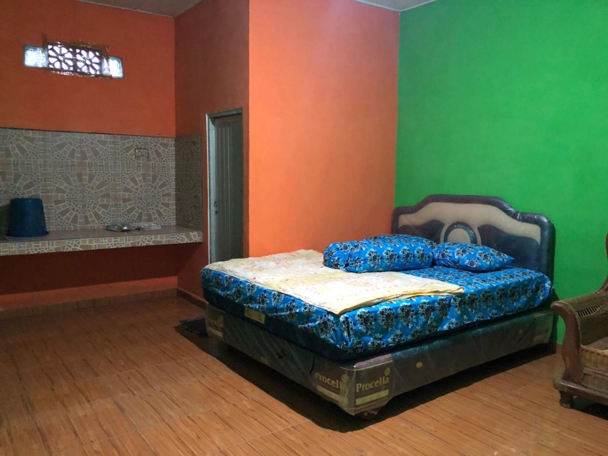 Hotel Arjuna Baturaja  Exterior photo